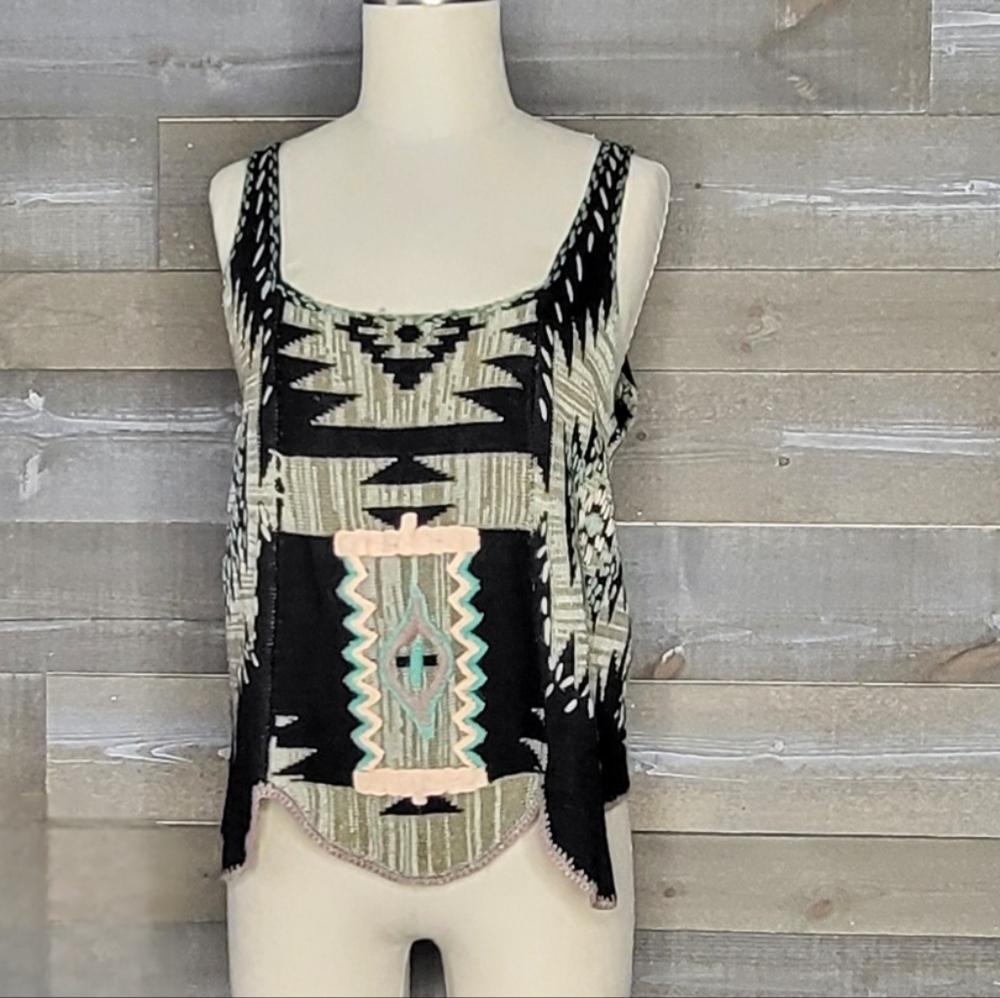 Lira Creative Society Julian Aztec Print Hi-Low Scalloped Hem Knit Tank …